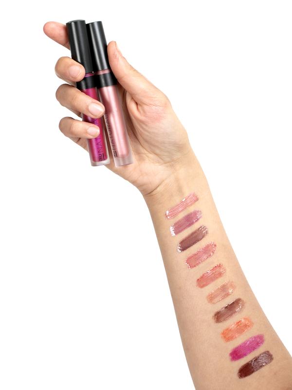 Au Naturale High Lustre Lip Gloss Slip.