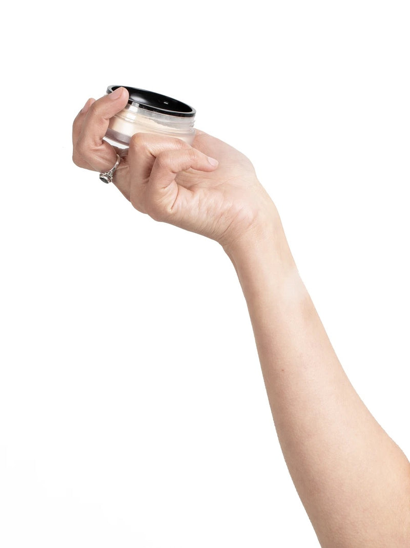 Au Naturale Pore Minimizing Finishing Powder.